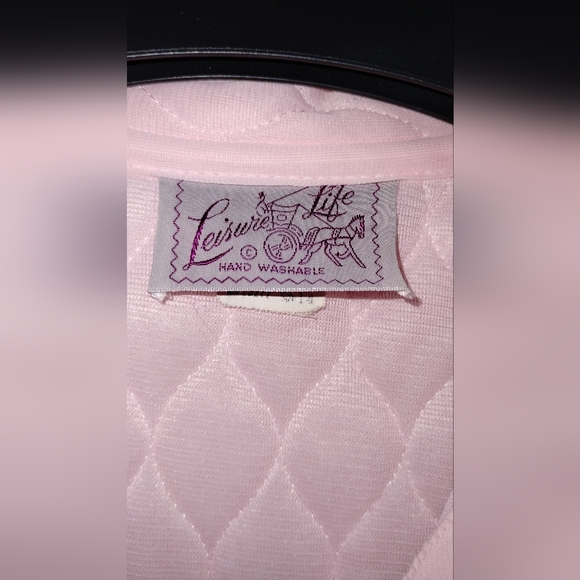 Vintage Leisure Life Pink Quilted Robe with Pockets - Picture 5 of 14